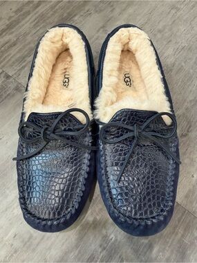 UGG Dakota Croco slippers size 8 women’s NWOB